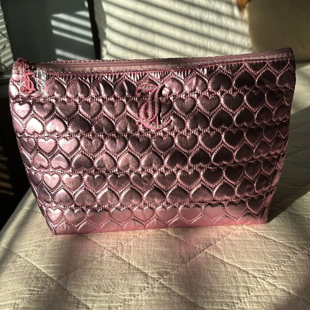 Juicy Couture travel heart pouch